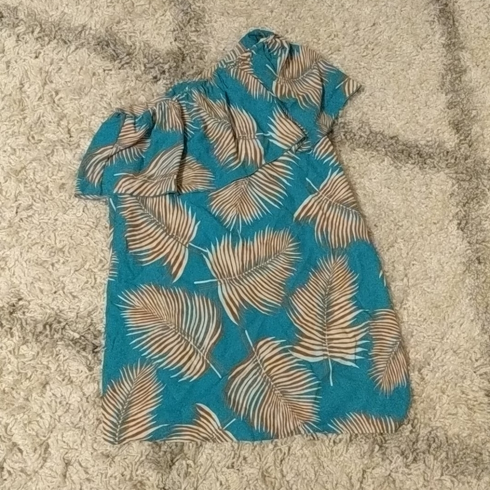 One shoulder dress